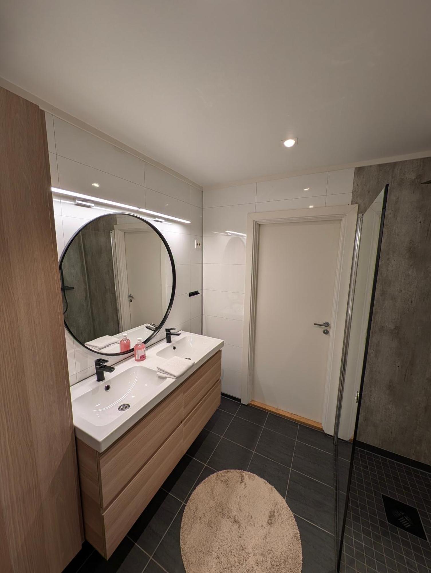 Апартаменты Reine City Apartment
